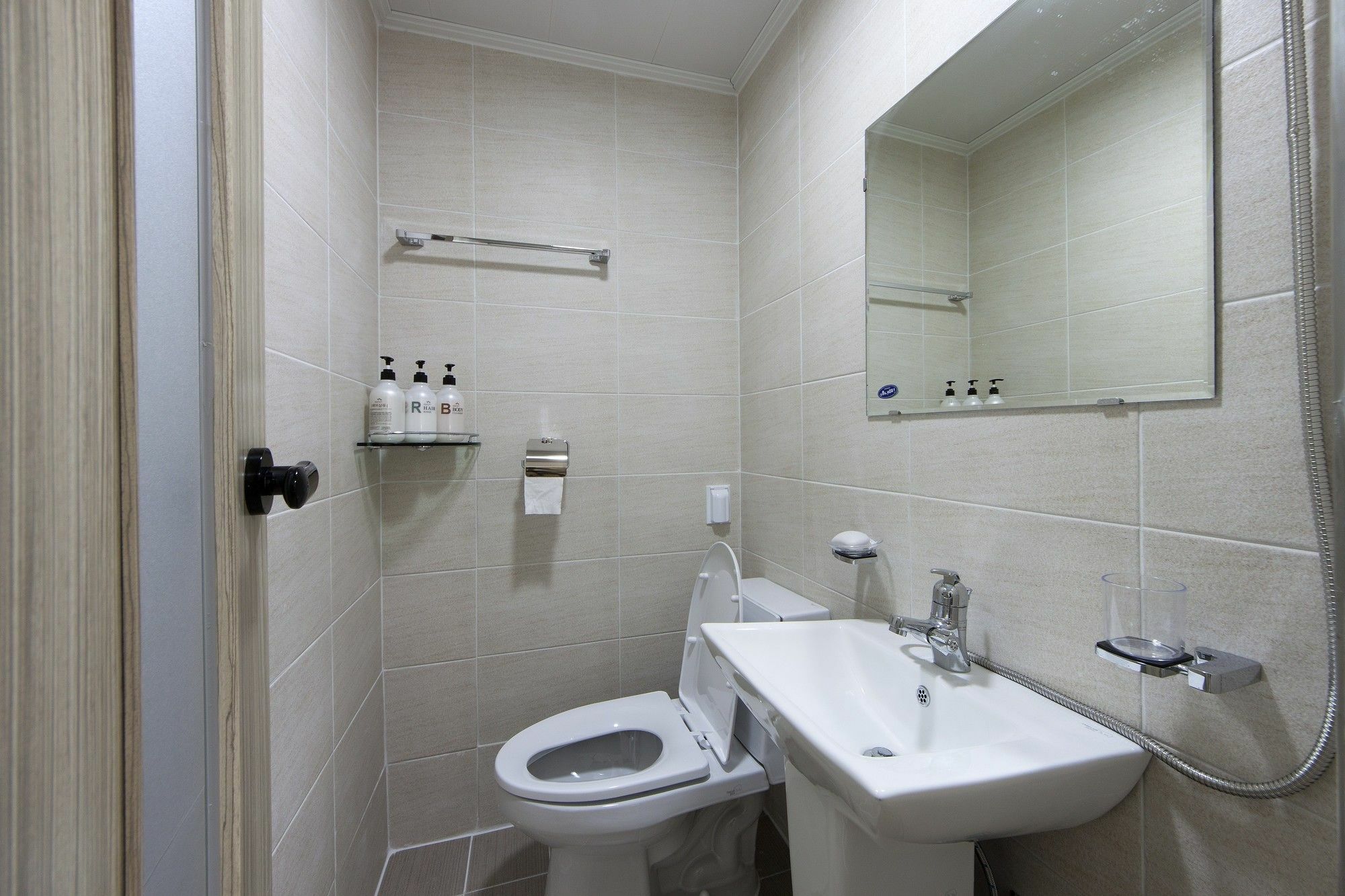 Charim Guesthouse Сеул Экстерьер фото